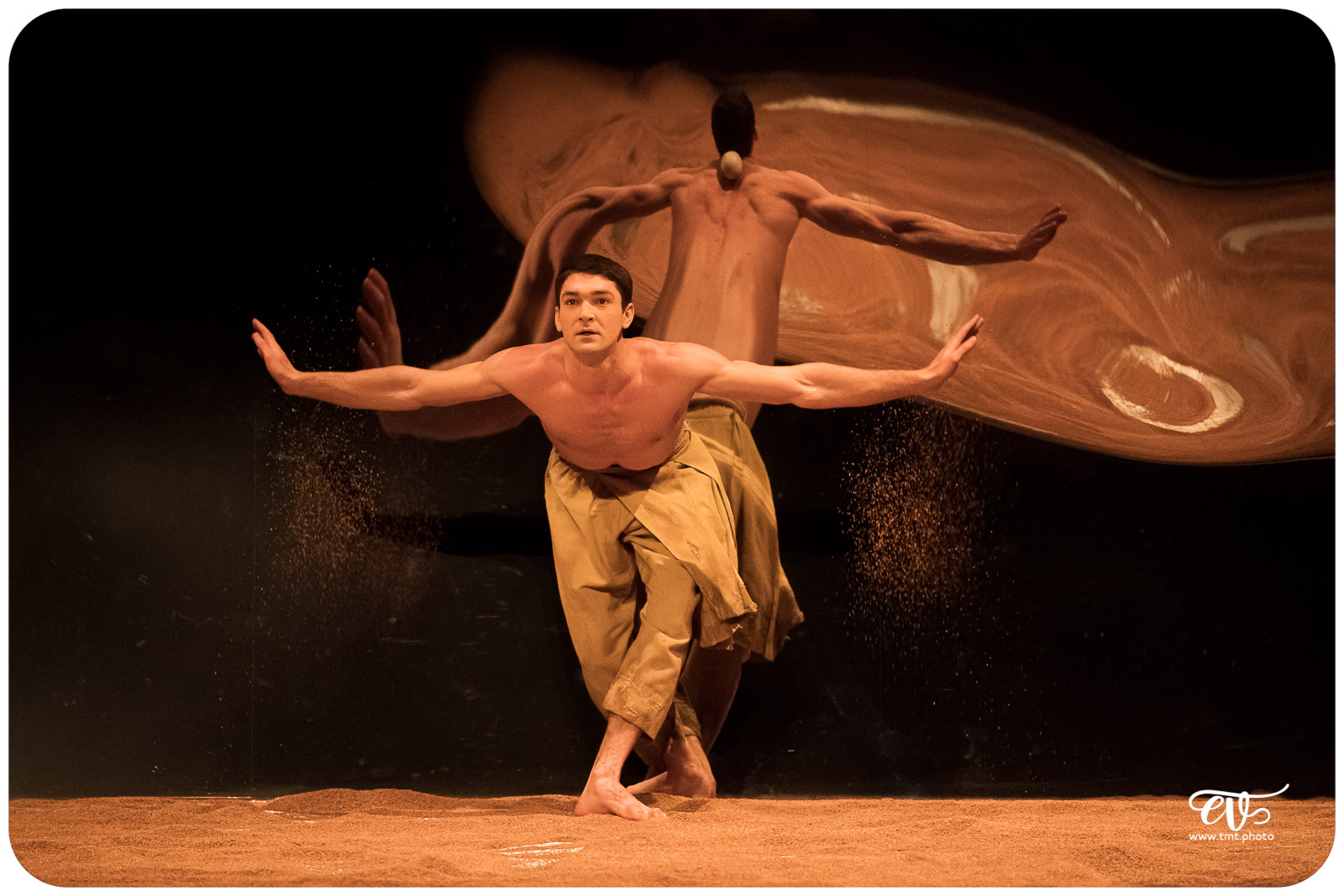 MY LAND (RECIRQUEL COMPANY)